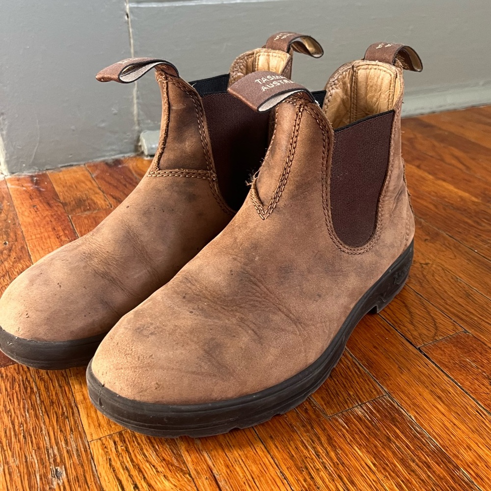 Blundstones #585